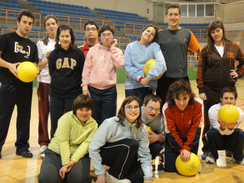 Deportistas de Aviva en baloncesto